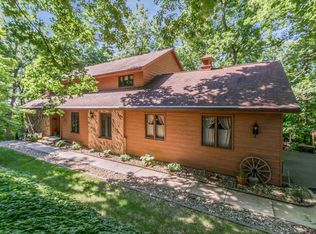 6221 High Country Dr NE, Cedar Rapids, IA 52411