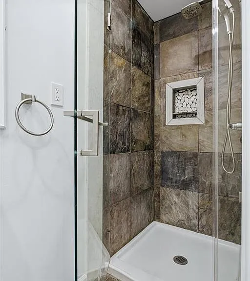 1513 Melrose Dr SW — Photo 17