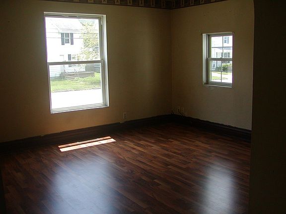 3rd image of 59 E Whitney Ave