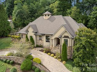 190 Mistletoe Trl, Hendersonville, NC 28791