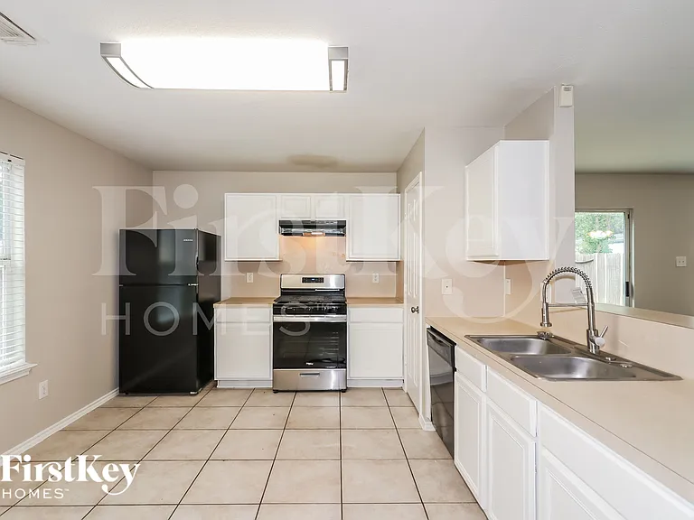 7311 Rising Brook Dr — Photo 5