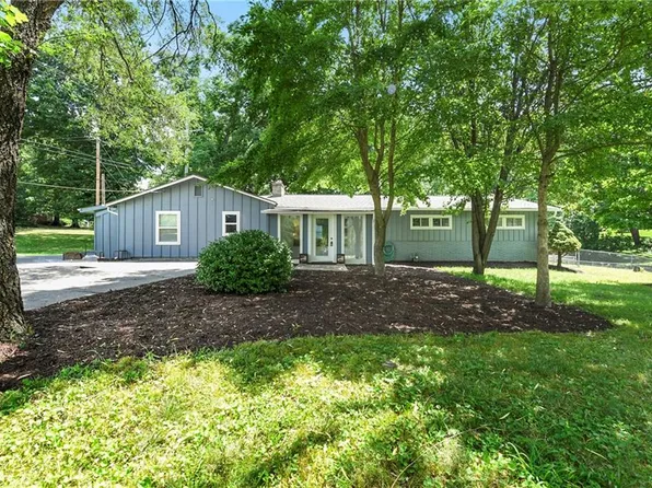 7301 Antioch Rd, Overland Park, KS 66204
