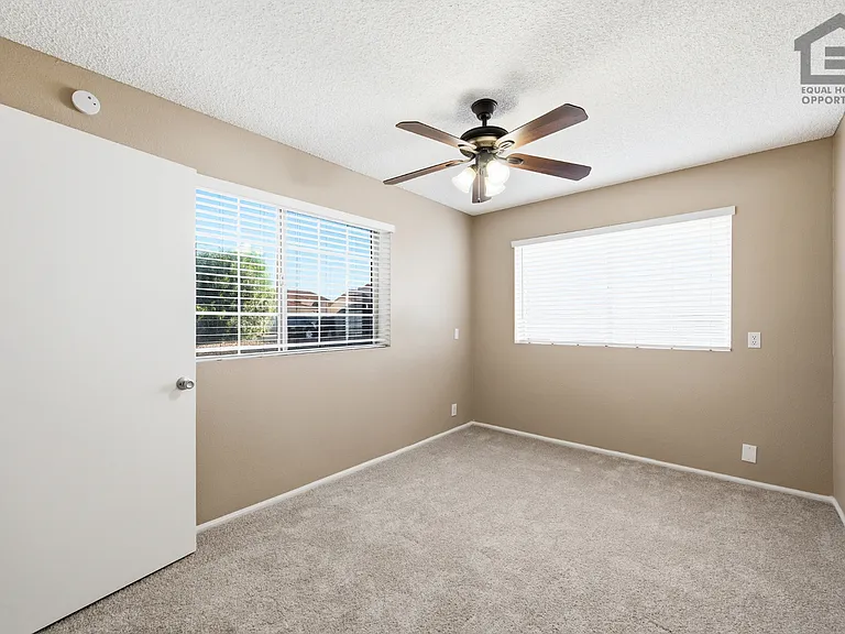 7202 W Corrine Dr — Photo 34