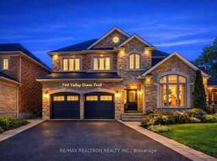740 Valley Green Trl, Newmarket, ON L3X 2V7