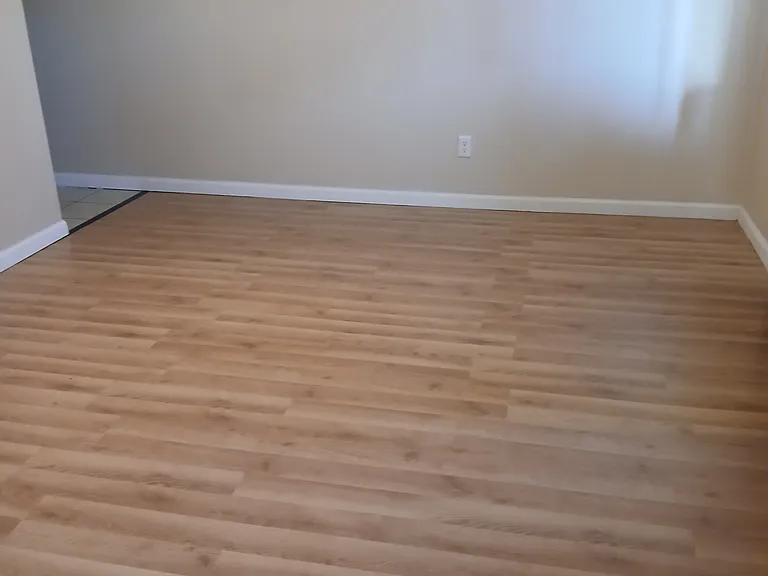 510-2 S Poplar St — Photo 14
