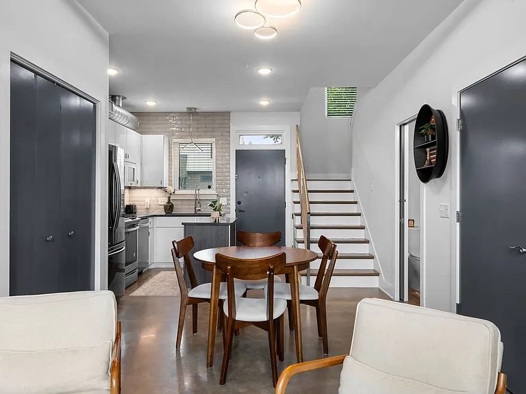 84 Evanston Ave — Photo 7