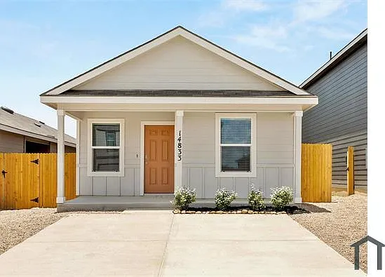 2 bed, 1002 sqft, $1,395 — Photo 1