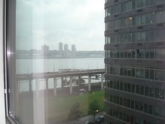 Rented by Douglas Elliman | media 22
