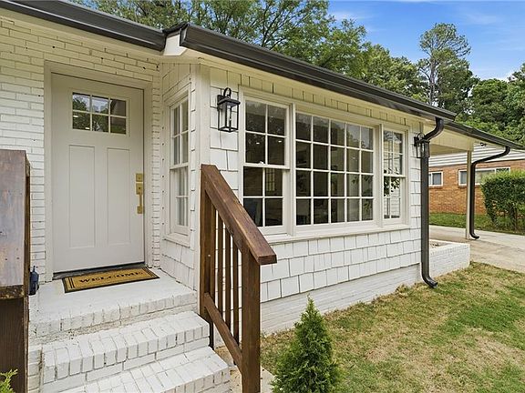 2nd image of 3430 Longleaf Dr
