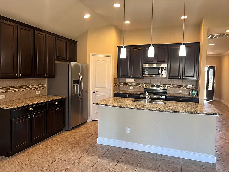849 Olive Ln — Photo 8