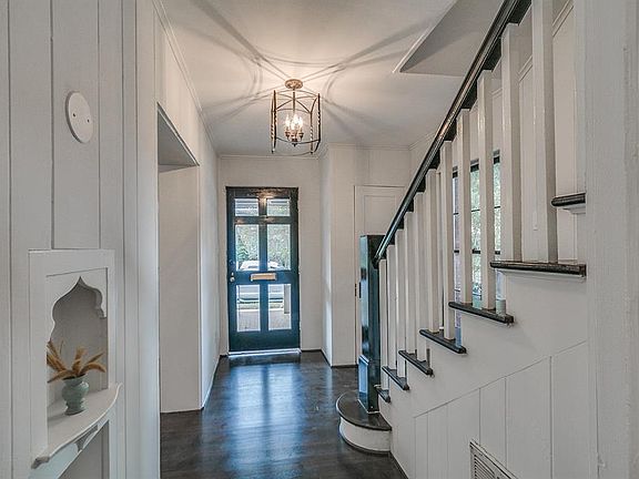 5th image of 3221 Oakdale St