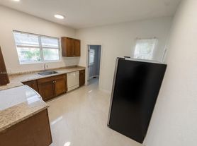 1154 W 25th St, West Palm Beach, FL