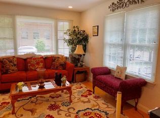 86 Chapel St #86, Newton, MA 02458