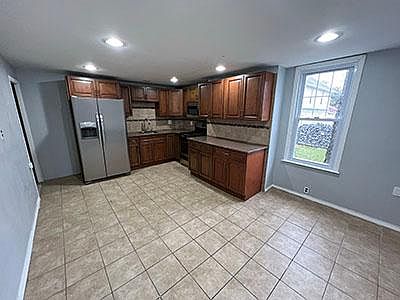 5th image of 12 Jerome Ave Floor 1