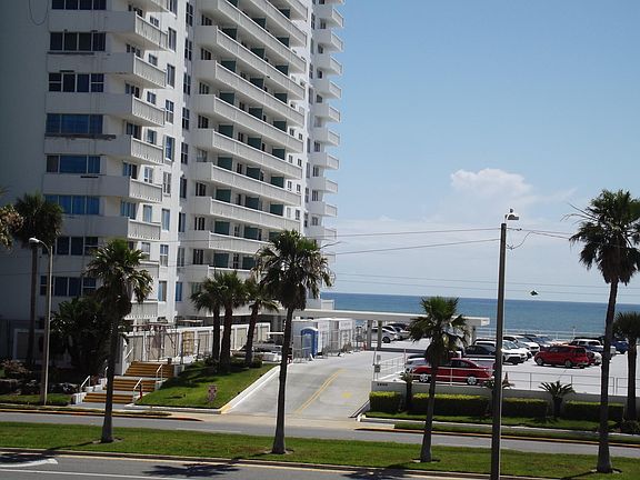 5th image of 2727 N Atlantic Ave #3030