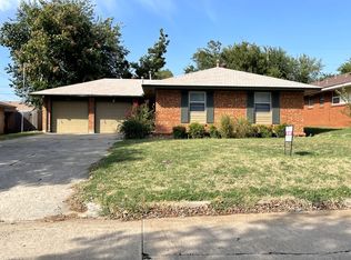 1105 W Peebly Dr, Midwest City, OK 73110