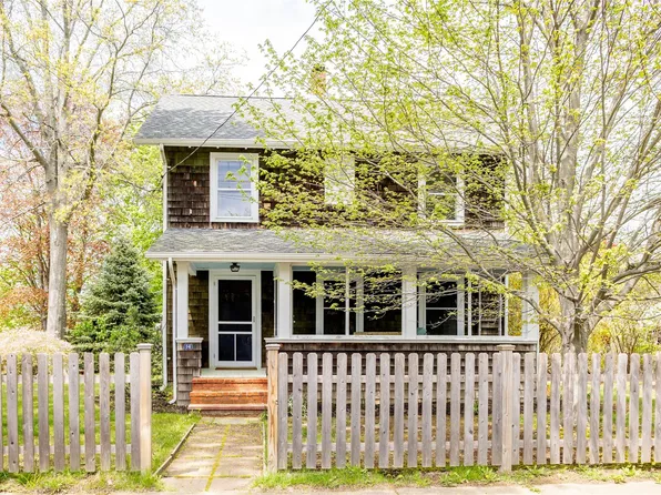 16 Washington Avenue, Greenport, NY 11944