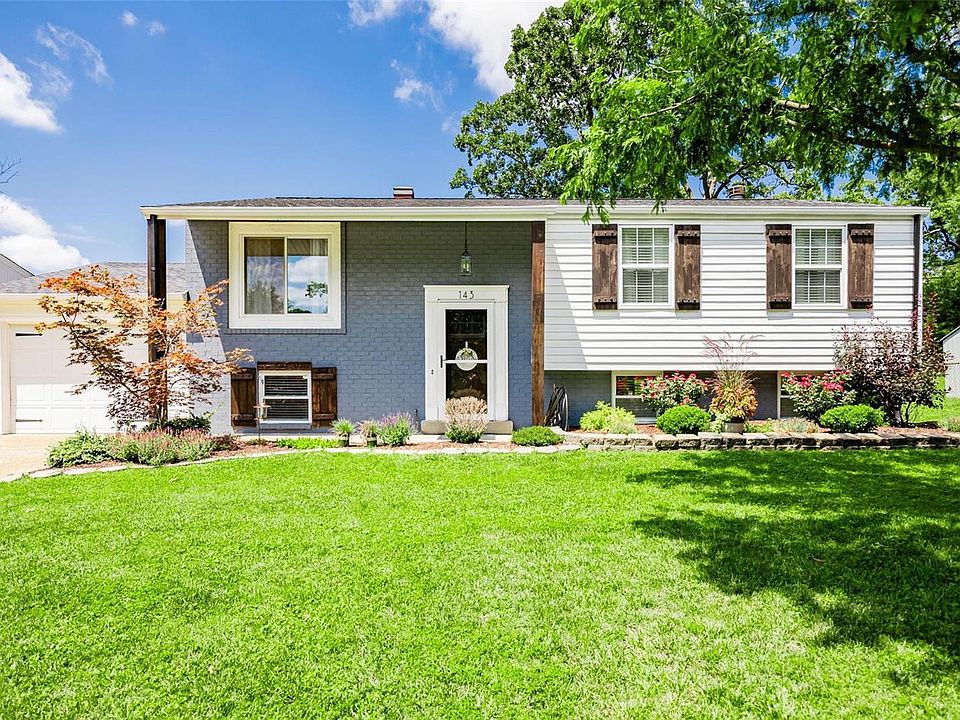 1st image of 143 Huntleigh Forest Dr