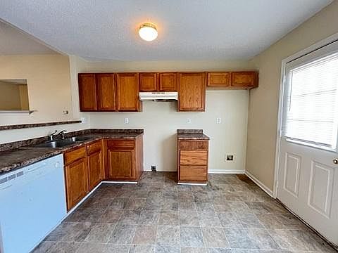3rd image of 4537 Rosswood Dr