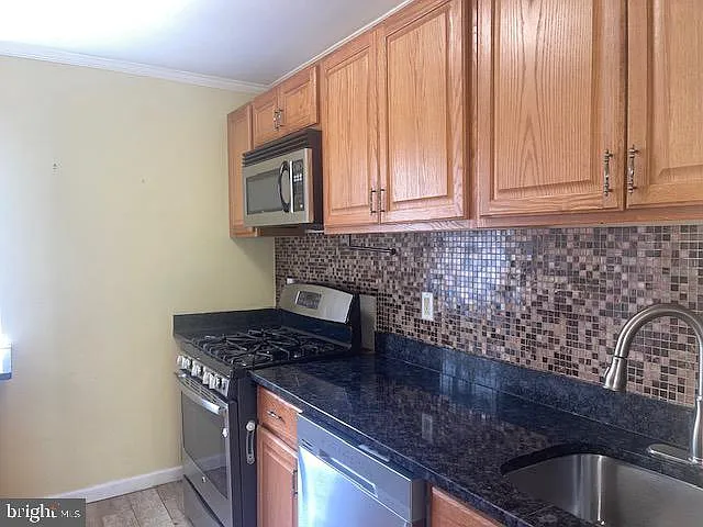 14 Chatham Ct — Photo 4