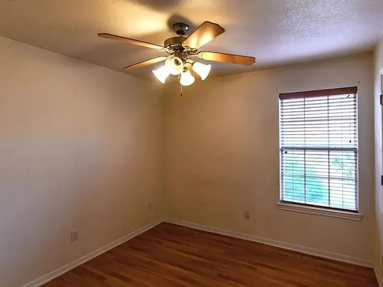 4106 Pennington Ave — Photo 13