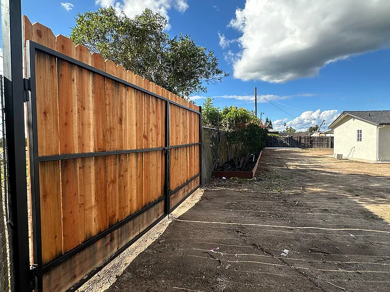 13000 Lorenzo Ct — Photo 44