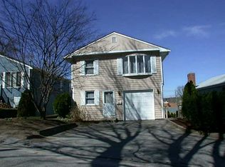 25 Boundary Ave, Providence, RI 02909