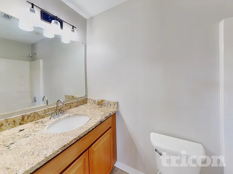 13561 Linden Dr — Photo 19