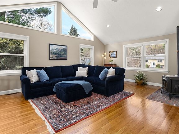 4th image of 23 Alta Rd