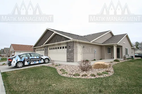 2581 Hawk Ridge Ct SE Photo 1