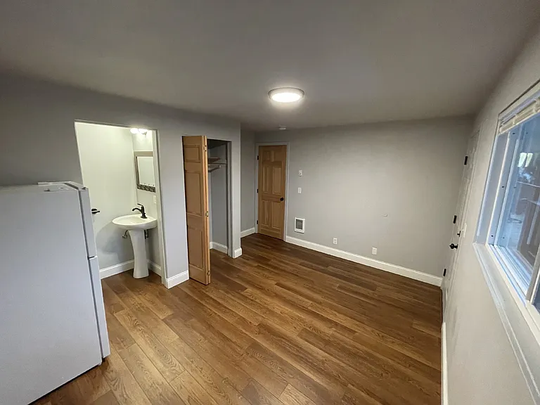 474 E 14th Aly #13 — Photo 3
