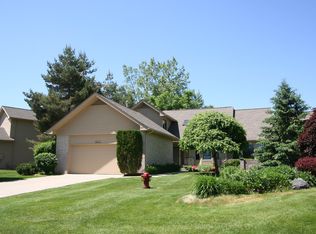 8088 Hawkcrest Dr, Grand Blanc, MI 48439