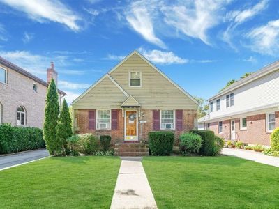 103 Sperry Boulevard, New Hyde Park, NY, 11040
