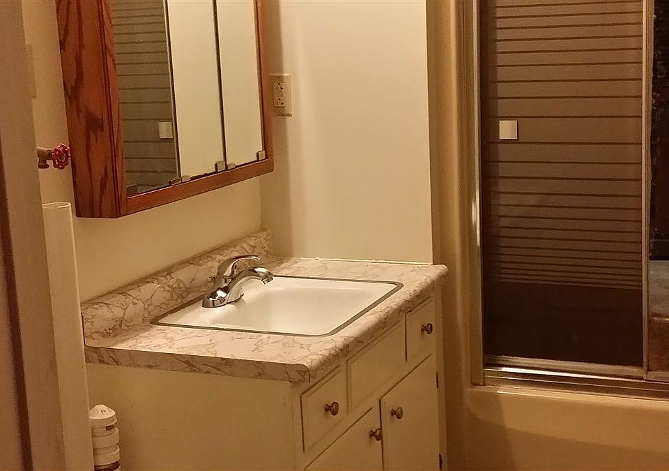 Full Bath w/Waher Hook-up