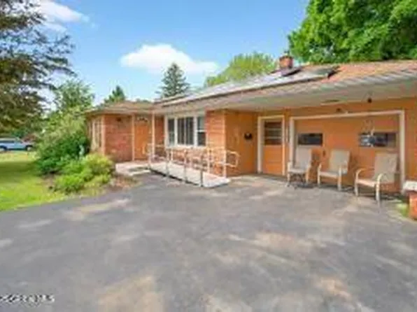 8 Adams Avenue, Rensselaer, NY 12144