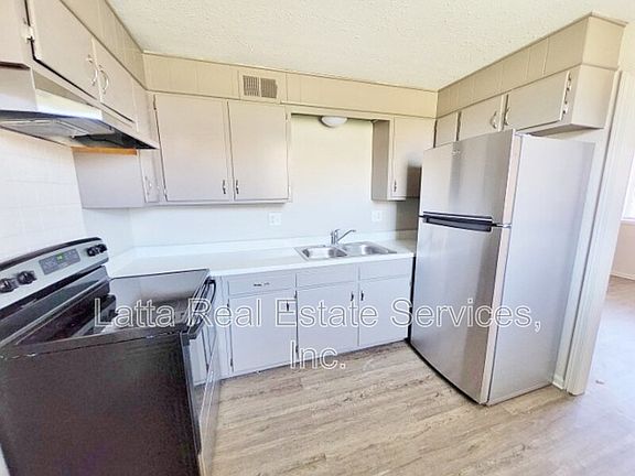5th image of 402 W 31st St Unit 102B
