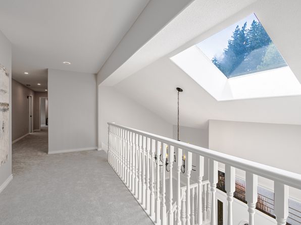 5 bedroom rental in Surrey — photo 24