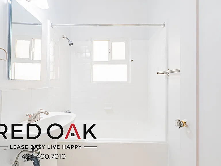660 S Cochran Ave #108 — Photo 13