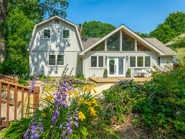 1169 James Blvd, Signal Mountain, TN 37377
