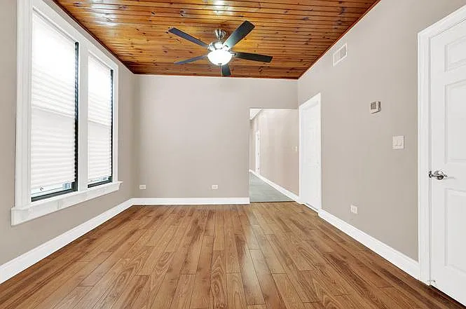 3 bed, $1,800 — Photo 4
