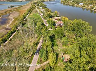 Melbourne Rd, Saginaw, MI 48604