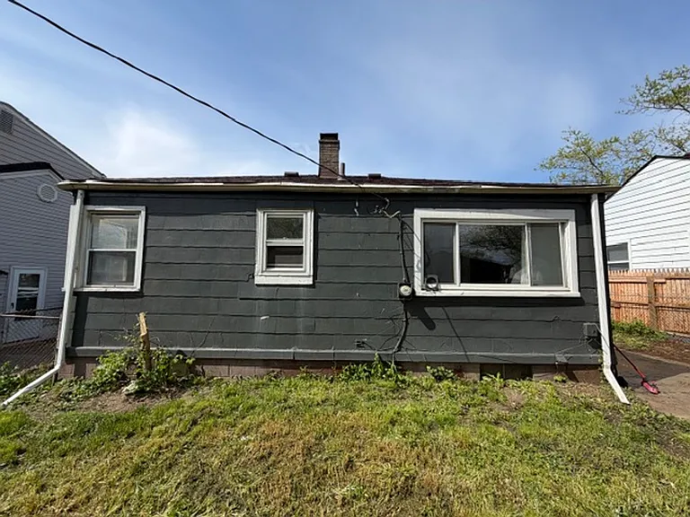 27813 Avondale St — Photo 10