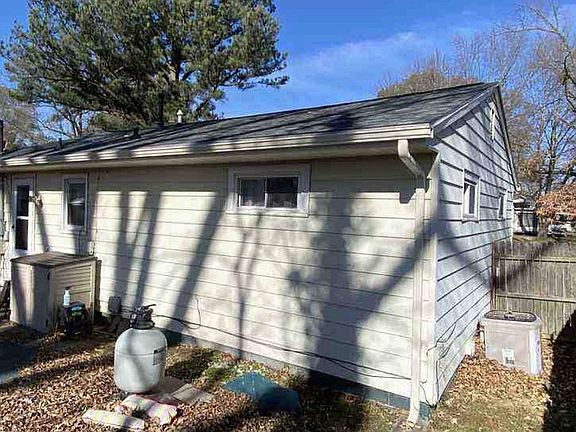 2nd image of 3015 Southeast Blvd