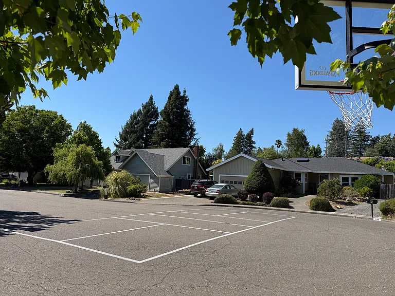 580 Teresa Ct — Photo 9