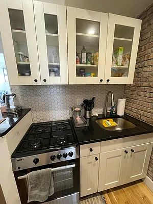 Rented by Pear NYC LLC | media 15