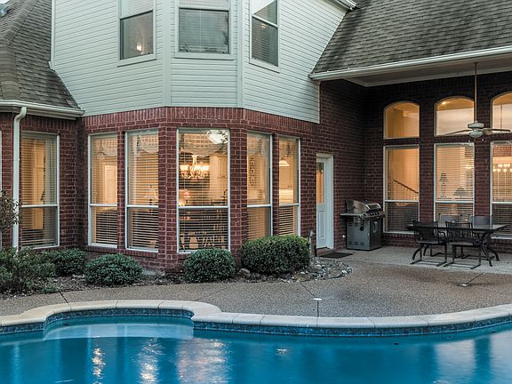 5th image of 716 Wyndsor Creek Dr