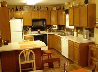 3513 SW Kent Ct, Topeka, KS 66614