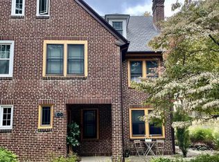 100 S 7th Ave, West Reading, PA 19611