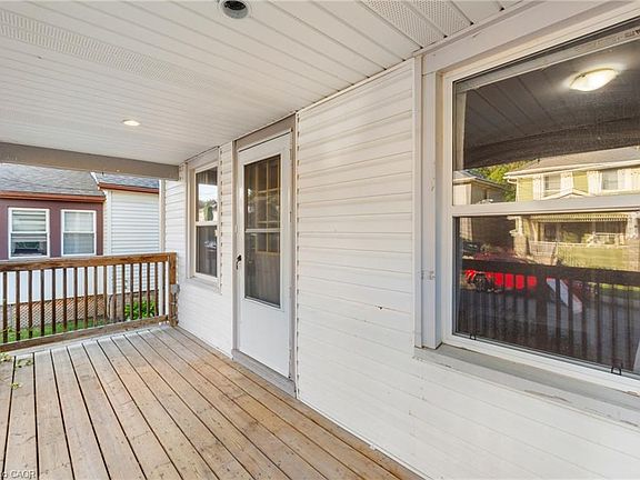 4th image of 93 Sherwood Ave