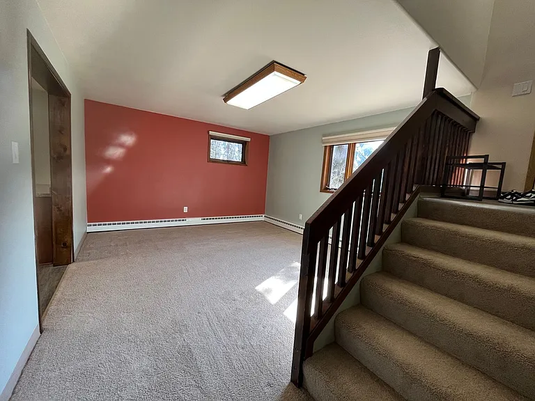 560 Wigwam Way — Photo 2